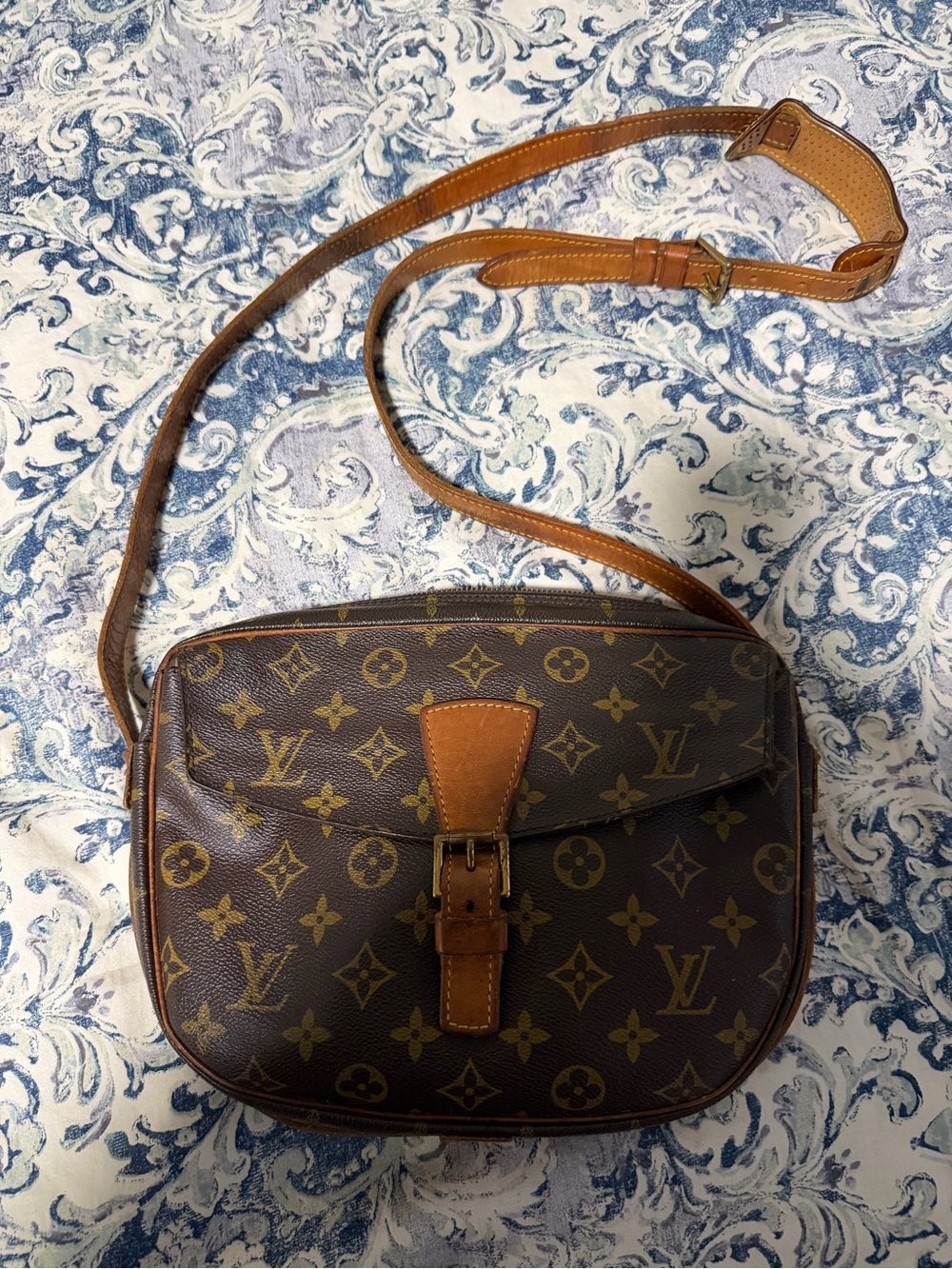 Vintage Louis Vuitton Jeune Fille GM Monogram Crossbody Bag•M1874
